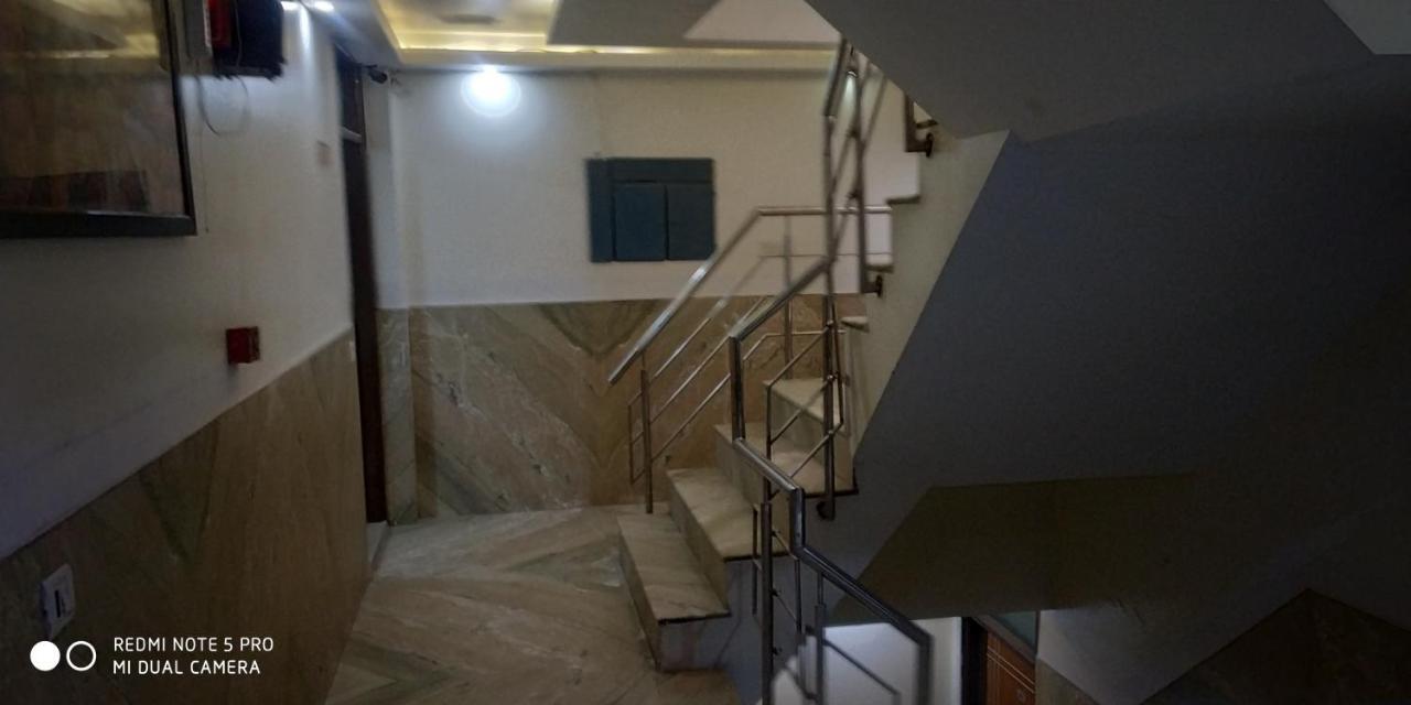 Adb Rooms Udhav Palace New Delhi Exterior photo