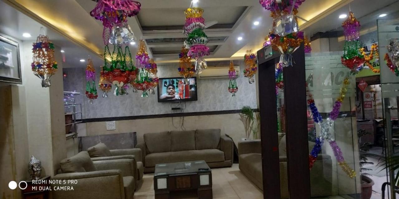 Adb Rooms Udhav Palace New Delhi Exterior photo
