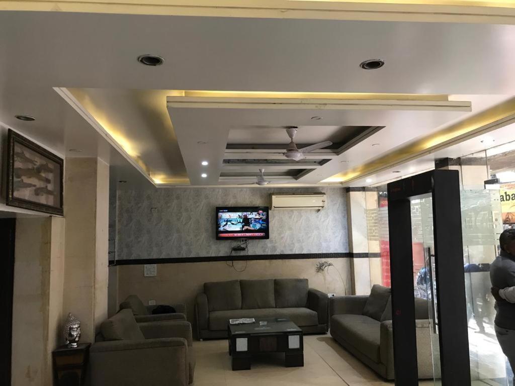 Adb Rooms Udhav Palace New Delhi Exterior photo